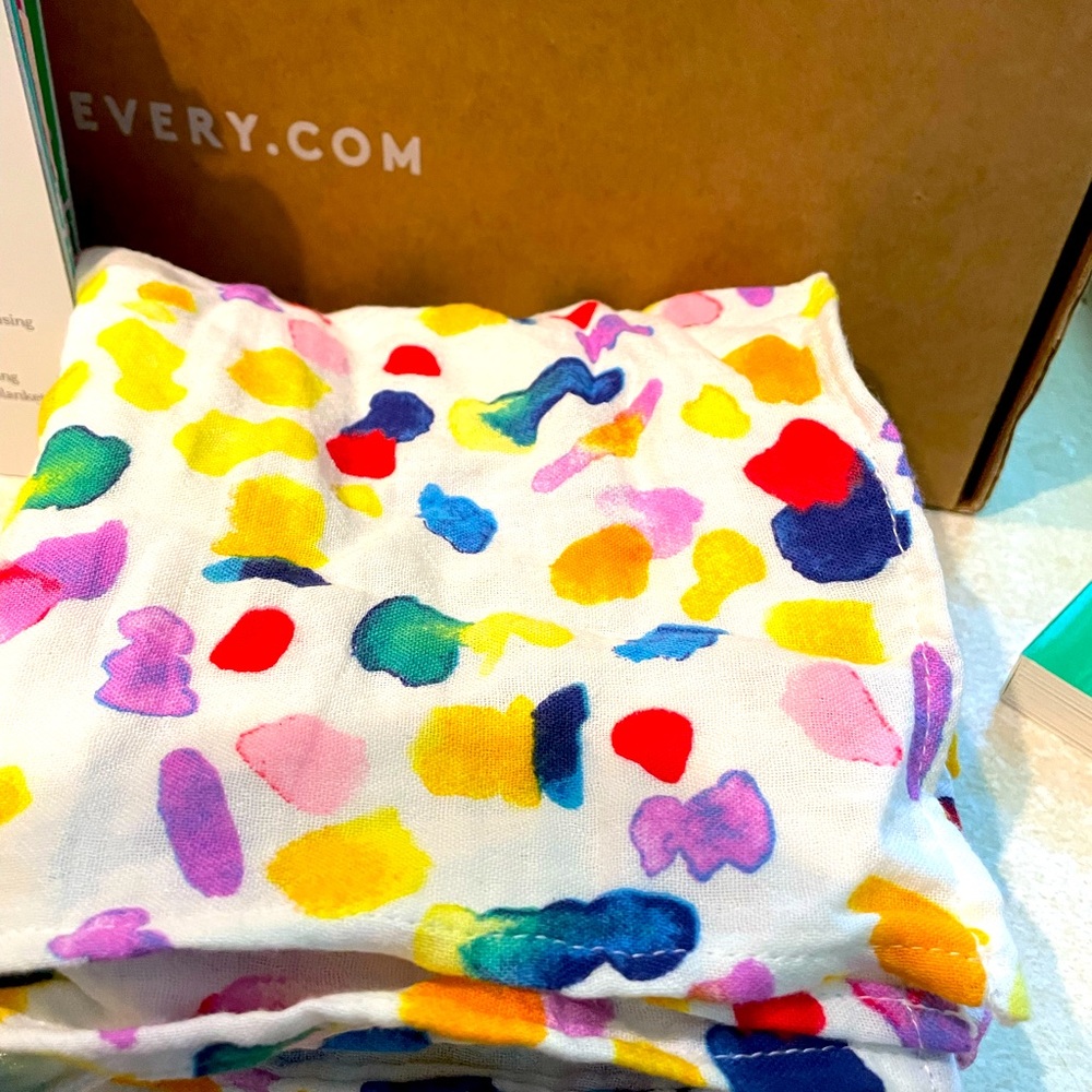 Lovevery peek a boo blanket